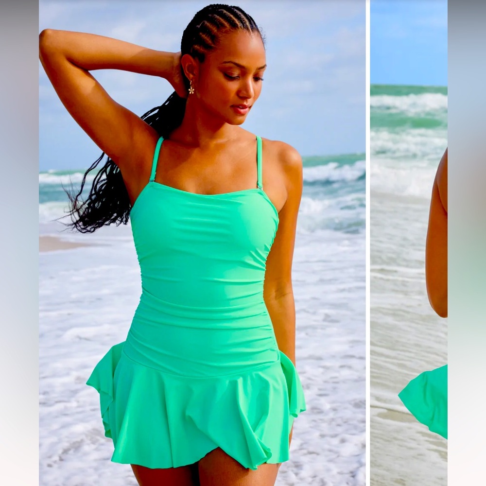 NWT VENUS SWIM DRESS